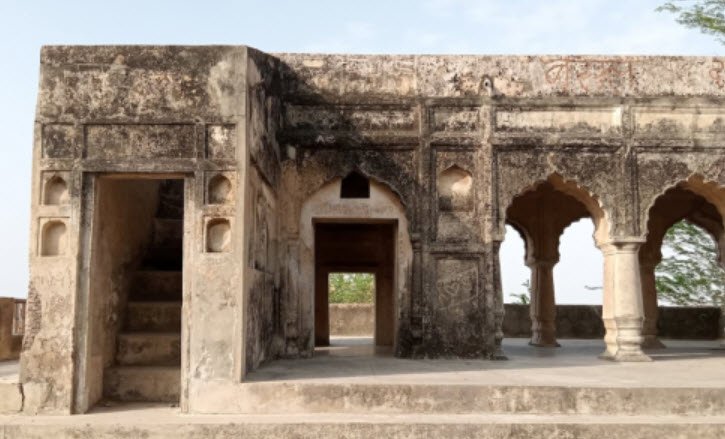 Raja Daldev Dalmau Fort, India
